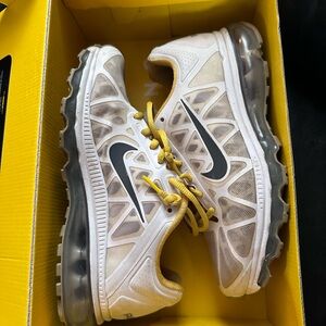 Women’s livestrong airmax 2011s